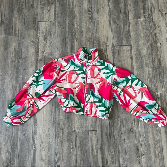 Carbon38 Jackets & Blazers - Carbon38 Floral Cropped Athletic Jacket Pink and Green